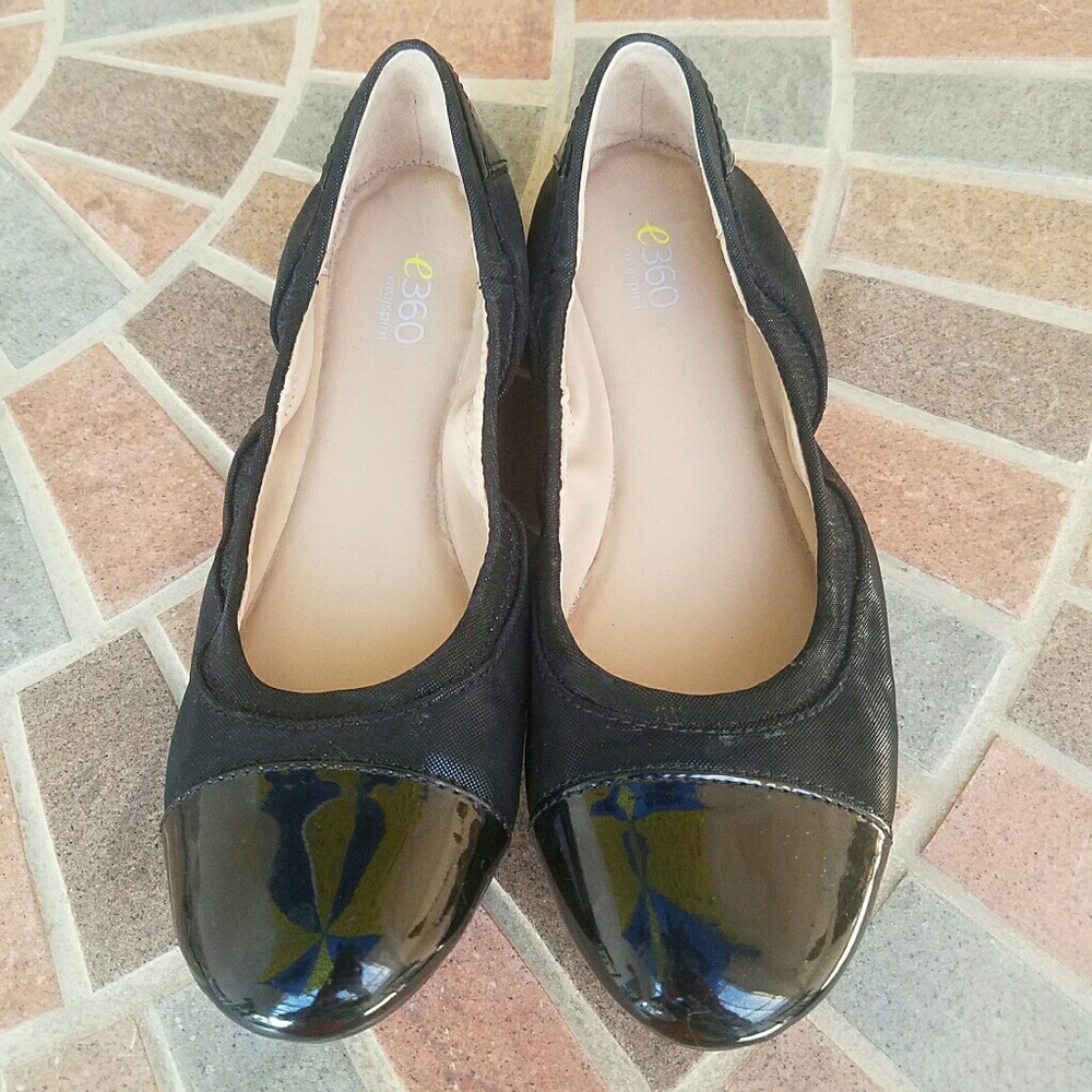 e360 Easy Spirit Cap Toe Flats